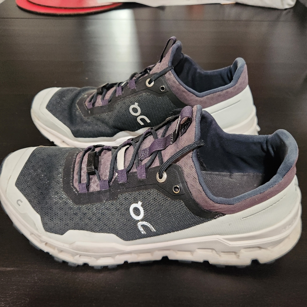 On running Cloudultra sneakers
